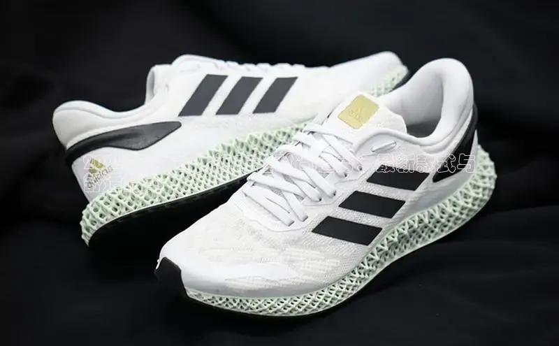 意昂3手机登录官方网站中文在线2024 年女式休闲布鞋时尚趋势：最新款式与
舒适指南