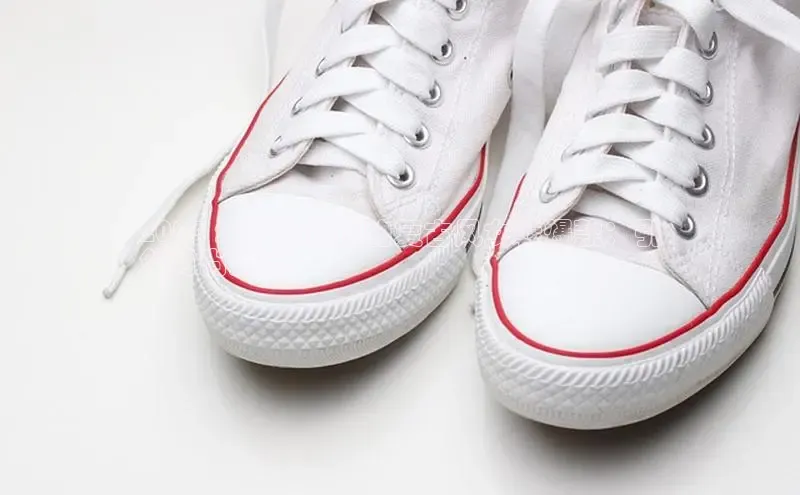 意昂3平台客服百度 H52024 年不容错过的复古风女鞋爆款：引
领时尚潮流