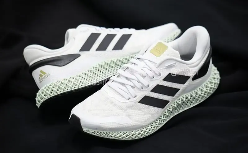 意昂3平台客服百度健康2024 年必备的冬季爆款女鞋：时尚与
舒适的完美结合