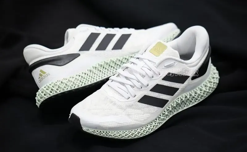 意昂体育3娱乐用176五八27从颐驰 06      2024年度热销粉色单鞋：全新时尚女款
不容错过